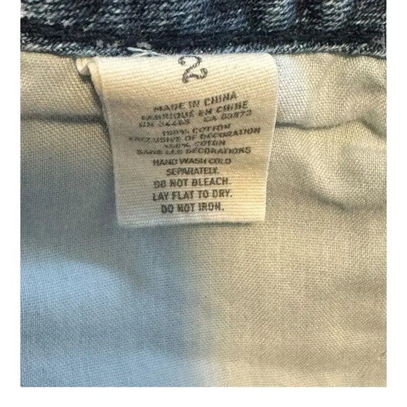 American Eagle Size 2 Shortie Distressed Cutoff Jean‎ Shorts - Picture 4 of 6